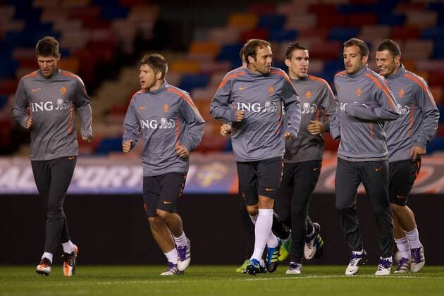 (L-R) Anatol Cheptine,Gregory van der Wiel of Holland,Stijn Schaars of Holland,Joris Mathijsen of Holland,Rafael van der Vaart of Holland Karel Delvoye xVIxxIVx 401958