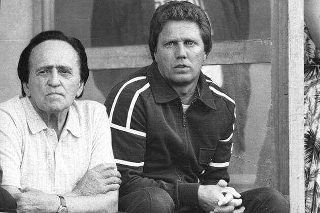 Fußball, Trainerhistorie, Kickers Offenbach Aus Aufstiegsspiel zur 1. BL Saison 1981 1982 - Braunschweig - Kickers Offenbach - Offenbach Trainerbank mit Trainer Franz Brungs re.