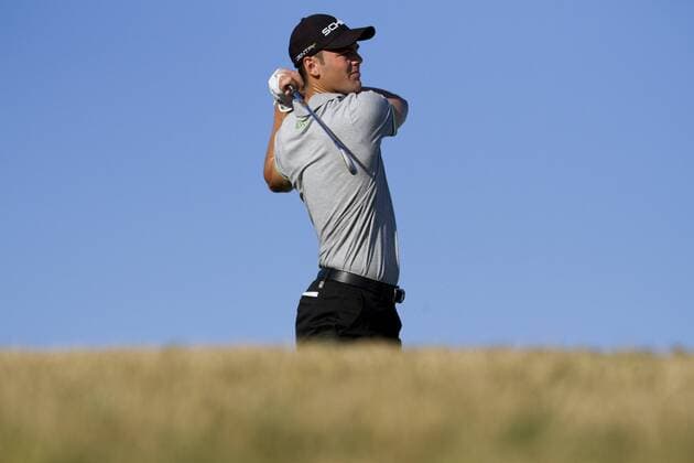 14.10.2011 Vilamoura, Portugal. European Tour Portugal Masters, player Martin Kaymer, from Germany, taking off from hole 3. Mandatory credit: ActionPlus xPedroxNunesx  ActionPlus11213969 Content restricted for UK based newspaper