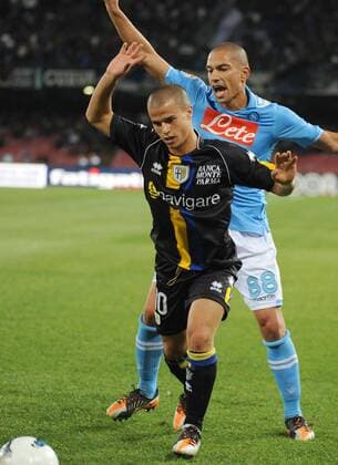 Serie A 2011 2012 SSC Neapel - FC Parma: sebastian Giovinco e gökhan inler xHOCHxZWEIx xItalyxPhotoxPressx 