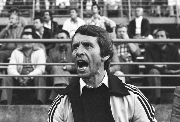 Trainer Hans Dieter Roos (ESV Ingolstadt) enttäuscht Aufnahmedatum geschätzt