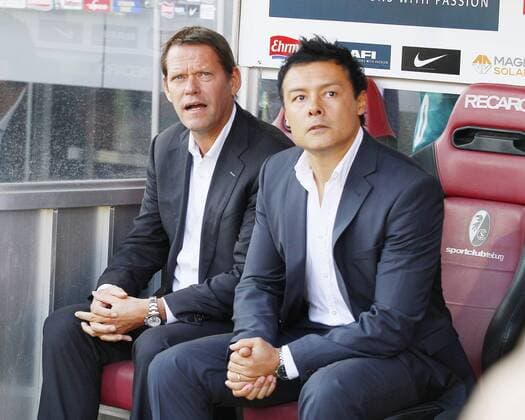 Frank ARNESEN, Interimstrainer und Sportdirektor und Rodolfo Esteban CARDOSO, Interimstrainer, HSV, Portrait, Porträt, Bank, Freisteller Einzelbild hoch Fussball 1.BL Saison 2011 2012