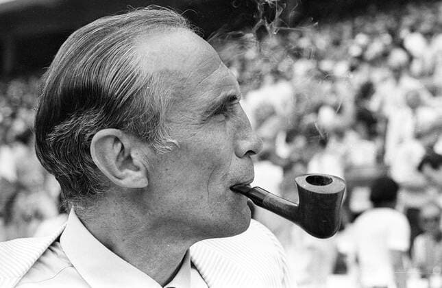 Nationaltrainer Enzo Bearzot (Italien) Porträt Trainer Pfeife Raucher rauchen Pfeifenraucher