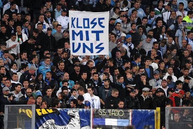 Lazio Fan Banner - Klose mit uns - Roma 16 10 2011 Stadio Olimpico Serie A 2011 2012 Lazio Rom andreaxstaccioli
