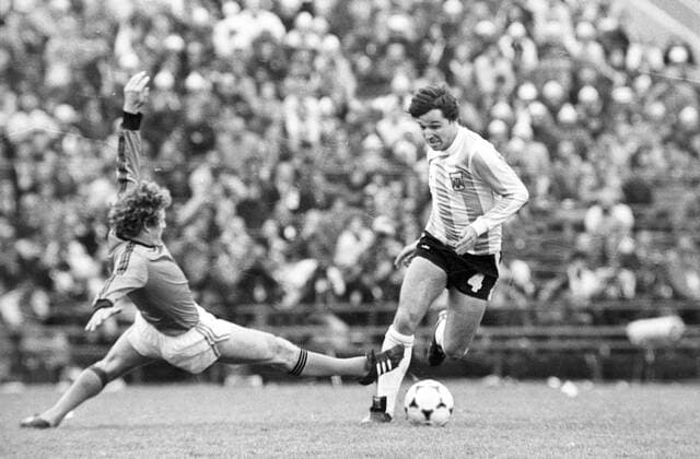 Daniel Bertoni (Argentinien, re.) gegen Wim Jansen (Niederlande) WM Finale 1978 in Buenos Aires Argentinien - Niederlande 3:1 n.V.