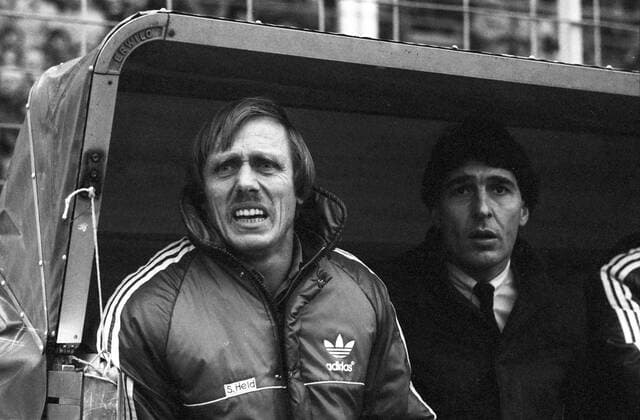 Trainer Siegfried Held (li.) und Manager Rudi Assauer (beide FC Schalke 04) 1 BL Aufnahmedatum geschätzt Saison 1982 1983 Siggi Sigi