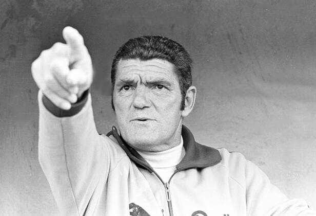 Trainer Fred Hoffmann (1. FC Nürnberg) gibt Anweisungen Aufnahmedatum geschätzt