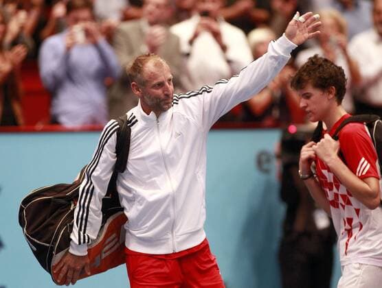 TENNIS - ATP, Erste Bank Open 2011 WIEN,AUSTRIA,25.OKT.11 - TENNIS - ATP Tennis Herren World Tour, Erste Bank Open. Bild zeigt Thomas Muster und Dominic Thiem (AUT). 
