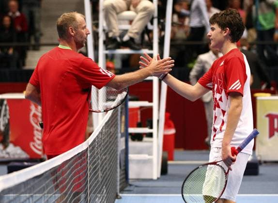 TENNIS - ATP, Erste Bank Open 2011 WIEN,AUSTRIA,25.OKT.11 - TENNIS - ATP Tennis Herren World Tour, Erste Bank Open. Bild zeigt Thomas Muster und Dominic Thiem (AUT). 