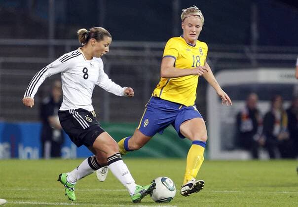 Fussball, Länderspiel, Frauen, Deutschland vs. Schweden, Inka Grings (GER, L), Nilla Fischer (SWE, R) DFB