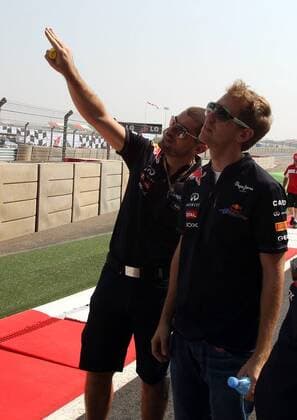 formula 1 GP, Indien Delhi Buddh International Circuit 27.10.11, Sebastian Vettel, Red Bull Racing, Streckenbesichtigung,