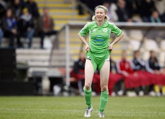 Fussball, DFB Pokal, Frauen, Achtelfinale, 1. FFC Frankfurt vs. VfL Wolfsburg, Enttäuschung bei Conny Pohlers (VfL Wolfsburg)