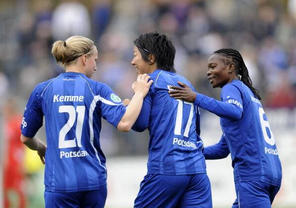 v.l.: Tabea Kemme, Yuki Nagasato und Genoveva Anonma (Pot), Jubel, 1.FFC Turbine Potsdam - VfL Sindelfingen, Fußball, Frauen, DFB-Pokal, Saison 2011 2012, Potsdam, 30.10.2011,