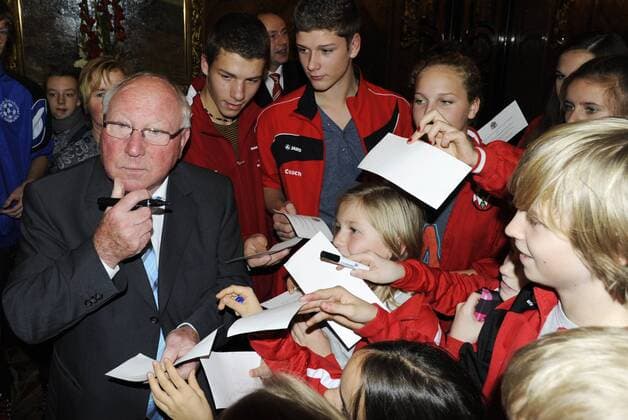 Uwe Seeler, - 25. UWE SEELER PREIS - Hamburg 02. 11. 2011