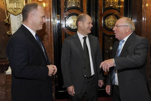 Michael Neumann Sportsenator, Olaf Scholz Erster Bürgermeister, Uwe Seeler, - 25. UWE SEELER PREIS - Hamburg 02. 11. 2011