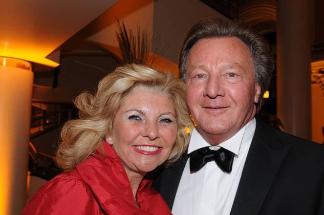 05.11.2011 - 30. Sportpresseball, Alte Oper Frankfurt, Präsident von FSV Mainz 05 Harald Strutz und seine Frau Christine amüsieren sich prächtig o0 Fußball