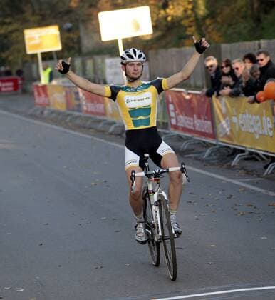 Radsport - 6. ENTEGA City Cross Cup Lorsch - 06.11.2011 - Lorsch v. l. Christoph Pfingsten Sieger der Elite Aktion, Einzelbild -