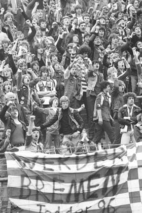 Aus 2. BL Saison 1980 1981: Werder Bremen Fans in Hannover o0 Totale