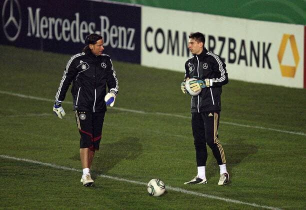 08.11.2011, Fussball, Training der deutschen Nationalmannschaft im Stadion Hoheluft des SC Victoria Hamburg. v.l. Torwart Tim Wiese (Deutschland) , Torwart Ron-Robert Zieler (Deutschland)