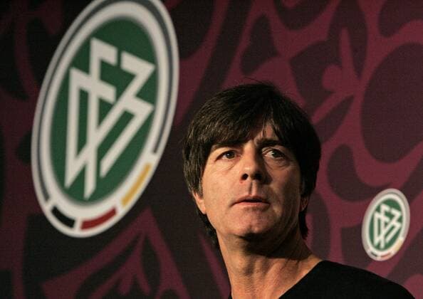 09.11.2011, Fussball, Präsentation des neuen adidas-Trikots der deutschen Nationalmannschaft Hamburg. Bundestrainer Joachim Löw o0 Vorschau EM Euro 2012