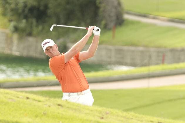 10.11.2011. Singapore. Robert Karlsson(SWE) drives his approach from the fairway of hole 15 Serapong Course during Round 1 of the Barclays Singapore Open 2011, Sentosa Golf Club. xDanielxSweex  ActionPlus11219696 Content restricted for UK based newspaper