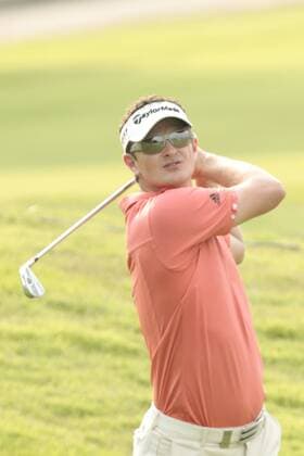 10.11.2011. Singapore. Justin Rose(ENG) drives his approach from the fairway of hole 15 Serapong Course during Round 1 of the Barclays Singapore Open 2011, Sentosa Golf Club. xDanielxSweex  ActionPlus11219701 Content restricted for UK based newspaper