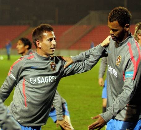 10.11.2011 Zenica(Bosnia and Herzegovina) Joao Pereira(L) with Rolando (r) Portugal national football team head coach during training day before first play off Euro 2012 match against Bosnia and Herzegovina : 
