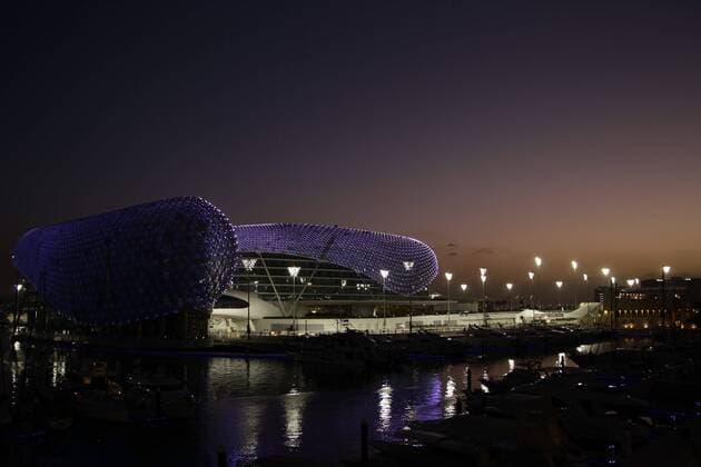 GP Abu Dhabi 2011 Formel 1 Grand Prix Abu Dhabi 2011 Yas Marina Hotel o0 Rennstrecke Circuit Nacht