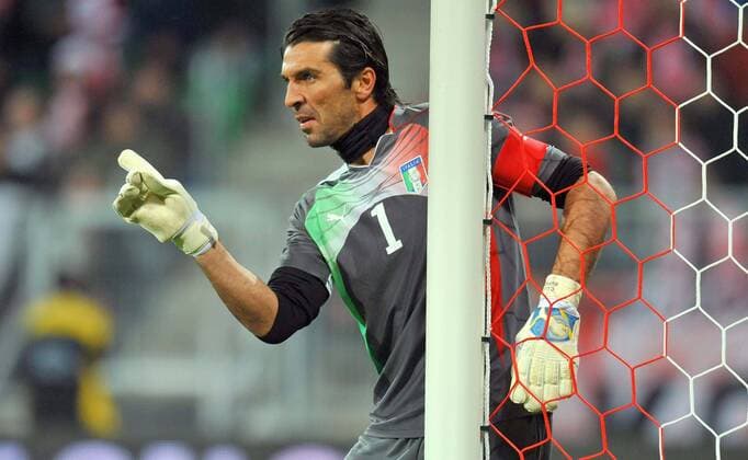 Wroclaw - 11 11 2011 Polen vs. Italien: Gianluigi Buffon xHOCHxZWEIx xItalyxPhotoxPressx 
