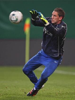 14.11.2011, Fussball, Training der niederländischen Nationalmannschaft in der Imtech-Arena Hamburg. Torwart Maarten Stekelenburg (Niederlande)