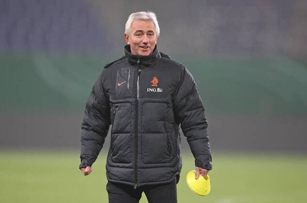 14.11.2011, Fussball, Training der niederländischen Nationalmannschaft in der Imtech-Arena Hamburg. Trainer Bert van Marwijk (Niederlande)