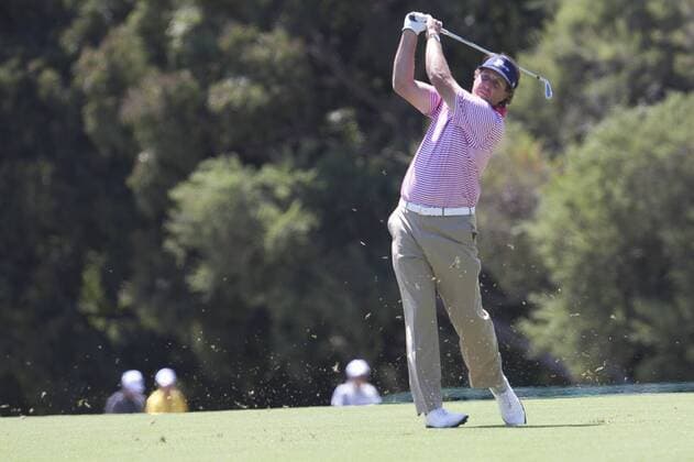 16 November 2011 : Phil Mickelson plays an iron shot during the 2nd & final day of practice at the Presidents Cup at the Royal Melbourne Golf Club in Melbourne, Australia. PGA Golf Herren NOV 16 The Presidents Cup Icon11111614742 EDITORIAL USE ONLY