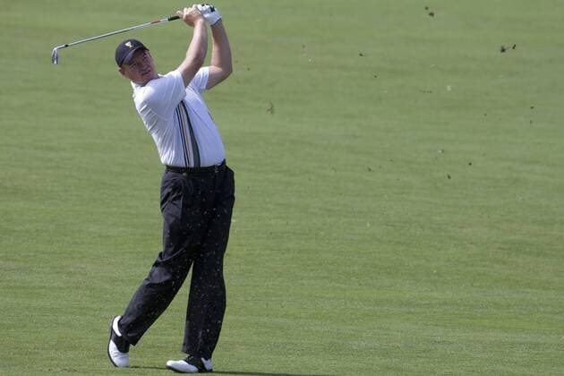 16 November 2011 : Ernie Els plays a iron shot during the 2nd & final day of practice at the Presidents Cup at the Royal Melbourne Golf Club in Melbourne, Australia. PGA Golf Herren NOV 16 The Presidents Cup Icon11111614757 EDITORIAL USE ONLY