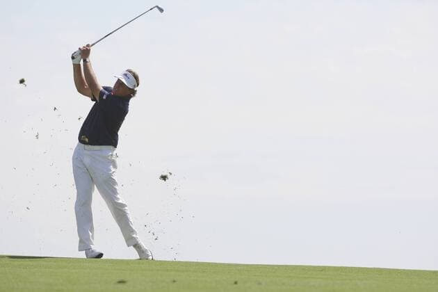 17 November 2011 : American Phil Mickelson (USA) plays an iron shot during the 1st day Foursomes Matches at the Presidents Cup at the Royal Melbourne Golf Club in Melbourne, Australia. PGA Golf Herren NOV 17 Presidents Cup - Day 1 Foursomes matches Icon111117047 EDITORIAL USE ONLY