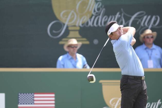 17 November 2011 : International Y.E. Yang (SOUTH KOREA) tees off during the 1st day Foursomes Matches at the Presidents Cup at the Royal Melbourne Golf Club in Melbourne, Australia. PGA Golf Herren NOV 17 Presidents Cup - Day 1 Foursomes matches Icon111117022 o00 Südkorea EDITORIAL USE ONLY