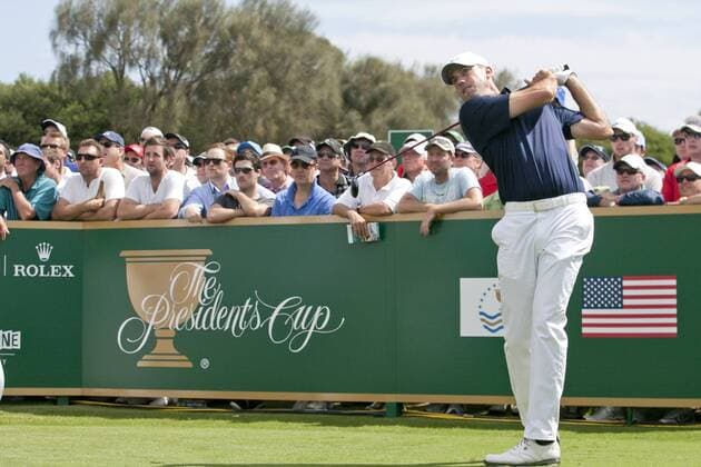 17 November 2011 : Matt Kuchar drives during the 1st day Foursomes Matches at the Presidents Cup at the Royal Melbourne Golf Club in Melbourne, Australia. PGA Golf Herren NOV 17 Presidents Cup - Day 1 Foursomes matches Icon111117084 EDITORIAL USE ONLY