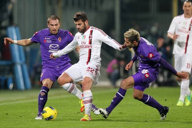Antonio Nocerino (Milan) Lorenzo De Silvestri (Fiorentina) Valon Behrami (Fiorentina) - 19 11 2011 AC Florenz vs AC Milan lucaxpagliaricci