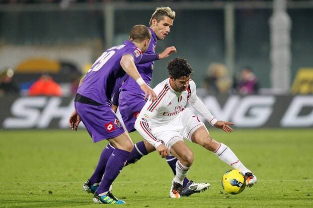 Alexandre Pato (Milan) Valon Behrami (Fiorentina) Lorenzo De Silvestri (Fiorentina) - 19 11 2011 AC Florenz vs AC Milan lucaxpagliaricci