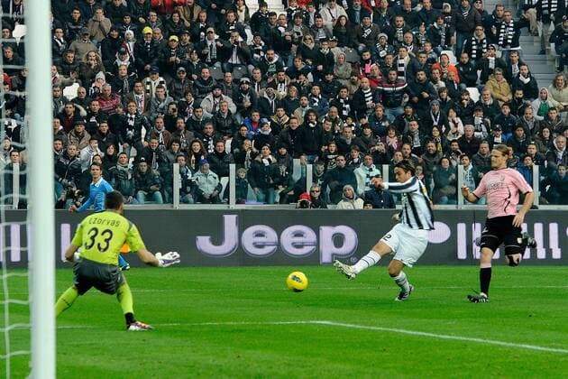 Turin, 20.11.2011 - Serie A 2011 2012 - Juventus Turin vs US Palermo - Tor von Alessandro Matri gegen Alexandros Tzorvas 