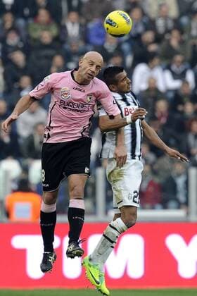 Turin, 20.11.2011 - Serie A 2011 2012 - Juventus Turin vs US Palermo - Giuglio Migliaccio - Arturo Vidal 