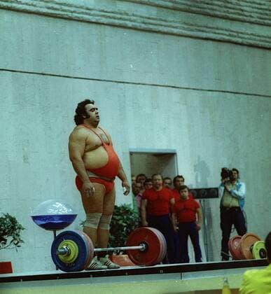 USSR. Moscow. 30 july 1980. palace IZMAILOVO . OLYMPIC GAMES. Weightlifting. Weight category +110 kg. Vasily ALEXEYEV (USSR). 