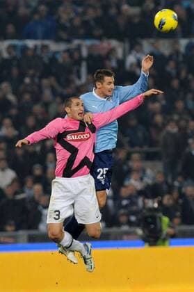 Serie A - Lazio Rom - Juventus Turin - Giorgio Chiellini gegen Miroslav Klose xHOCHxZWEIx xItalyxPhotoxPressx 