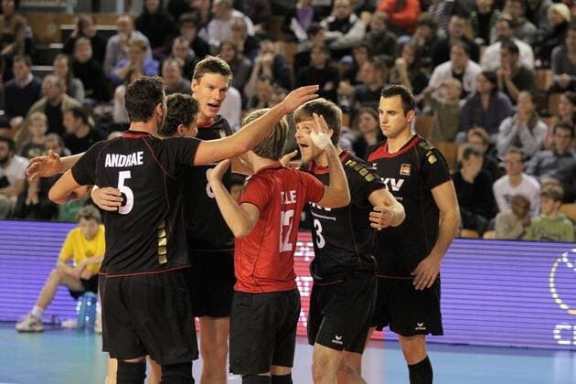 VOLLEYBALL : Olympia Quali 2012 - 27 11 2011 - FINALE Deutschland - Belgien. Jubel Deutschland - 27.11.11 PaulineManet Panoramic  o0 vorqualifikation