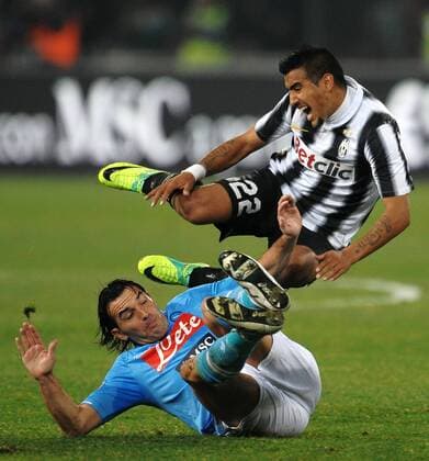Salvatore ARONICA Napoli, Arturo VIDAL Juventus Napoli 29 11 2011 Stadio San Paolo Football Calcio Serie A 2011 2012 - SSC Neapel vs. Juventus Turin - andreaxstaccioli