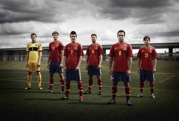 Adidas Werbung mit der spanischen Nationalmannschaft - L-R: Iker Casillas, Fernando Llorente, David Villa, Xabi Alonso, Xavi Hernandez und David Silva -- IPAxPress 