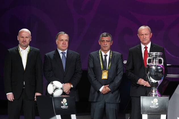 02.12.2011, Kiew - Auslosung zur UEFA EURO 2012 - Die Trainer der Gruppe A EURO 2012 - L-R: MICHAL BILEK (CZE), DICK ADVOCAAT (RUS), FERNANDO SANTOS (GRE), FRANCISZEK SMUDA (POL) --  20111202CSLG0014