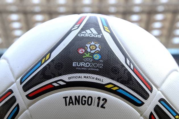 Präsentation des offiziellen EM Spielballs Adidas Tango 12 in Kiew EURO 2012 Polen Ukraine TANGO 12  20111202CSLG0119