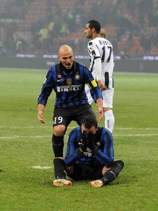 Milano 03 12 2011 Campionato di calcio serie A 2011 2012 Inter Mailand - Udinese Calcio; Giampaolo Pazzini - Esteban Cambiasso xHOCHxZWEIx xItalyxPhotoxPressx 