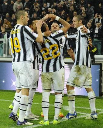 Turin, 04.12.2011 - Serie A 2011 2012 - Juventus Turin vs AC Cesena - Leonardo Bonucci - Arturo Vidal - Simone Pepe - Giorgio Chiellini 