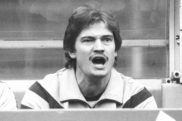 Fußball, Trainerhistorie, SSV Ulm 1846 Aus 2. BL Saison 1983 1984 Hannover 96 (Hanomag) gegen den SSV Ulm 3:3 am 22.10.1983 im Niedersachsenstadion. Im Foto: SSV Ulm Trainer Paul Sauter